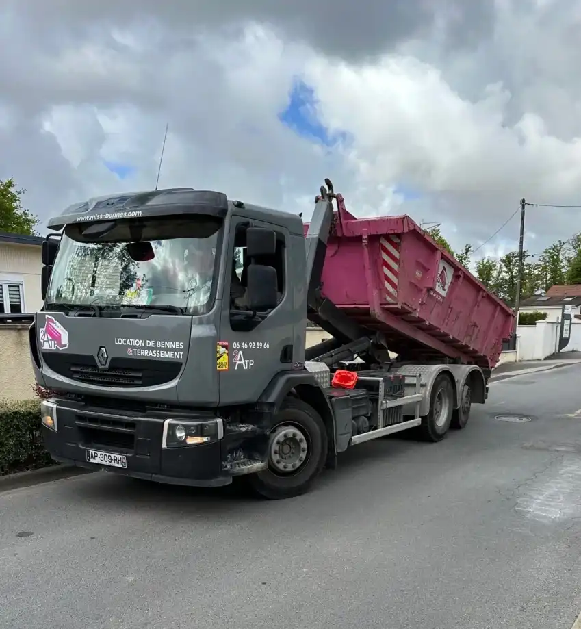 camion benne évacuation de terres 77