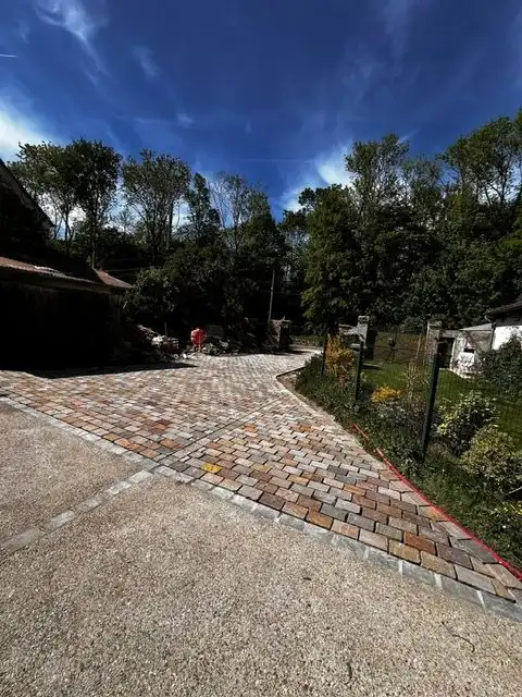 entrée en pavés d'inde